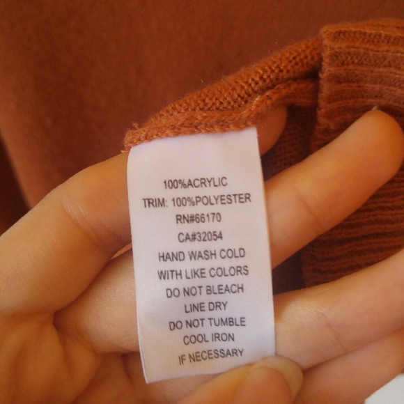 Sold on Vinted; UO Burnt Orange/Rust Sweater - Picture 10 of 11